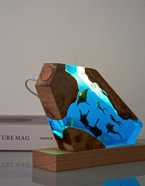 Load image into Gallery viewer, Resin Ocean Lamp,Shark and Diver Resin Wood Lamp
